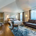 Promenade فندق 5*