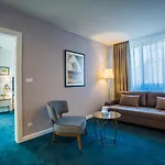 Promenade Szálloda 5*