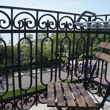 Promenade فندق بورغاس