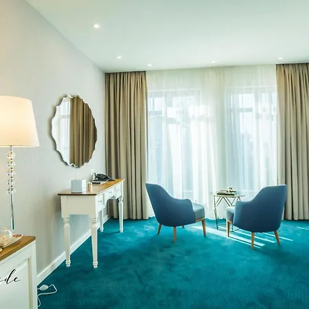Promenade Hotel 5*