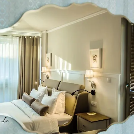 מלון Promenade 5*