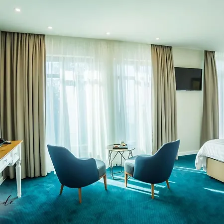 Promenade Hotel 5*