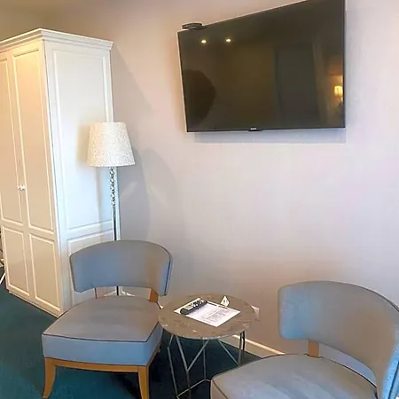 Promenade Hotel 5*